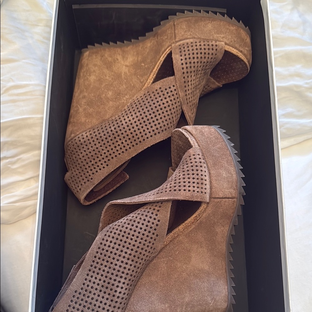 Brown Wedge Shoes with Peep-Toe and Platform